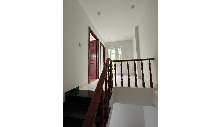 BÁN NHÀ  MẶT TIỀN [Hiếm - NGANG 6M] - 4PN ĐẸP - NGAY TRUNG TÂM HÓC MÔN, GIÁ CHỈ NHỈNH NHẸ 4 TỶ CÓ TL.